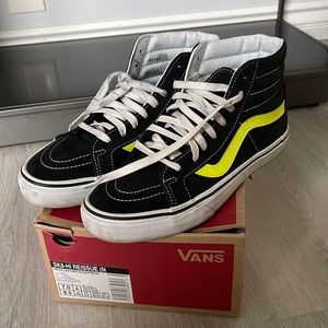 SK8-Hi Vans